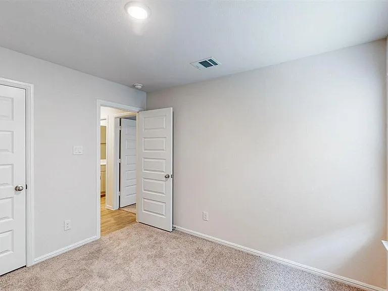 5809 Sandown Dr — Photo 6