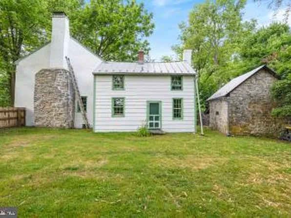 7155 Queen St, Middleway, WV 25430