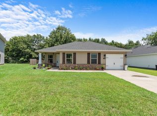 105 Cottage Ln, Atmore, AL 36502