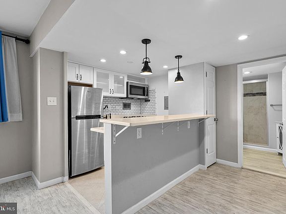 3rd image of 1420 N St NW APT 914