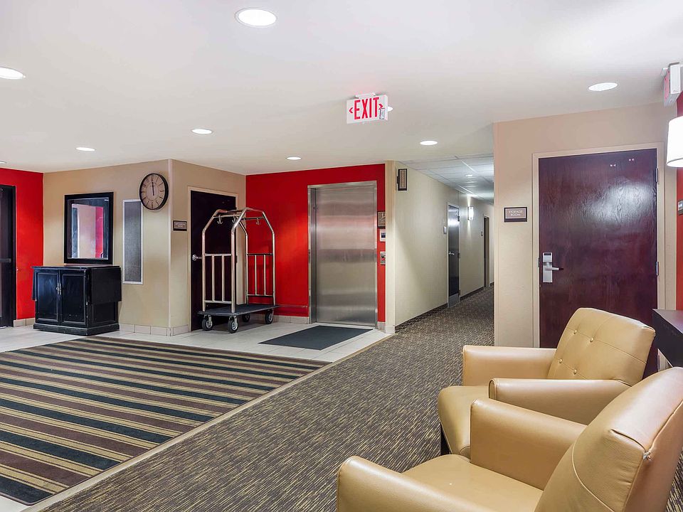 Lobby and Guest Check-in