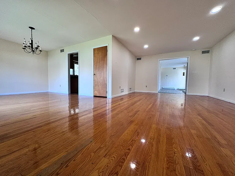 6026 Clubhouse Ln — Photo 24