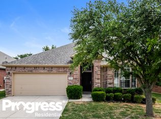 2825 Maple Creek Dr, Fort Worth, TX 76177