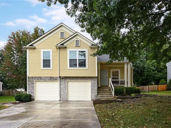 2517 SE Kimbrough Ln, Lees Summit, MO 64063