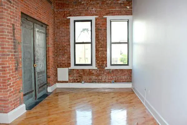 Rented by Dream Space Realty | media 7