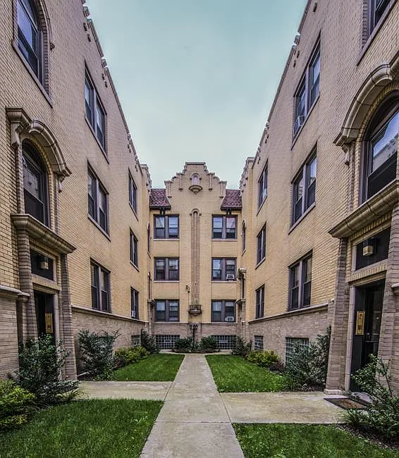 49th Street Apartments — Photo 1