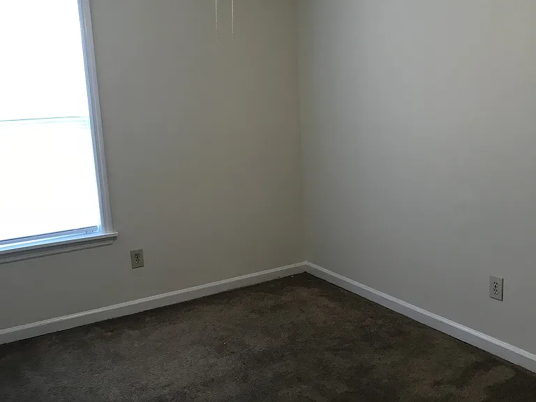 1610 Hanson St — Photo 5