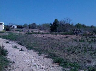 2270 Koebig Rd, Seguin, TX 78155