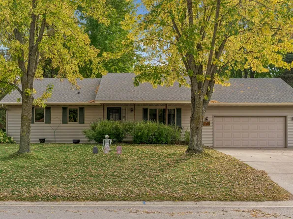 213 Ridgecrest Dr, Cannon Falls, MN 55009