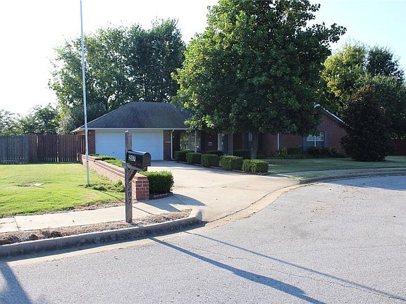 2nd image of 207 Briarhill Dr