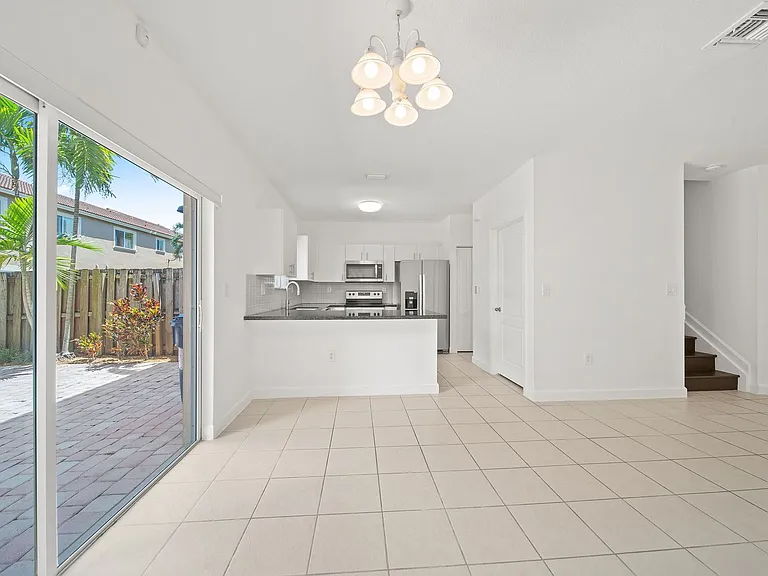 21459 SW 86th Pl — Photo 6