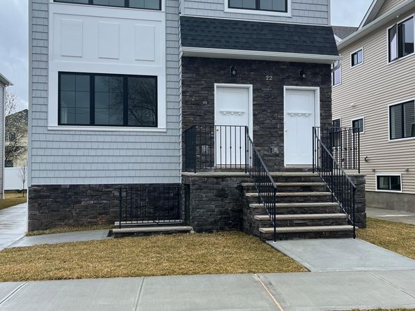 22 Radigan Ave