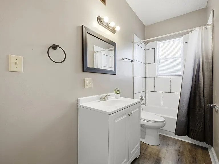 387 Saint Clair Ave — Photo 13