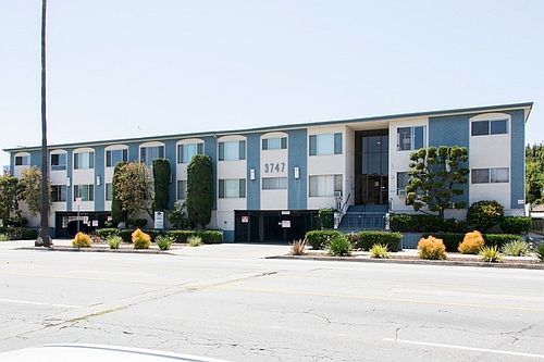 2nd image of 3747 S Sepulveda Blvd #6