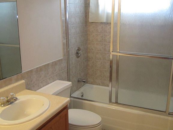 3rd image of 2328 Murphy Dr APT 3