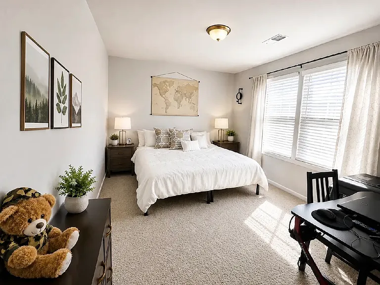 1136 Crescent Moon Loop — Photo 8