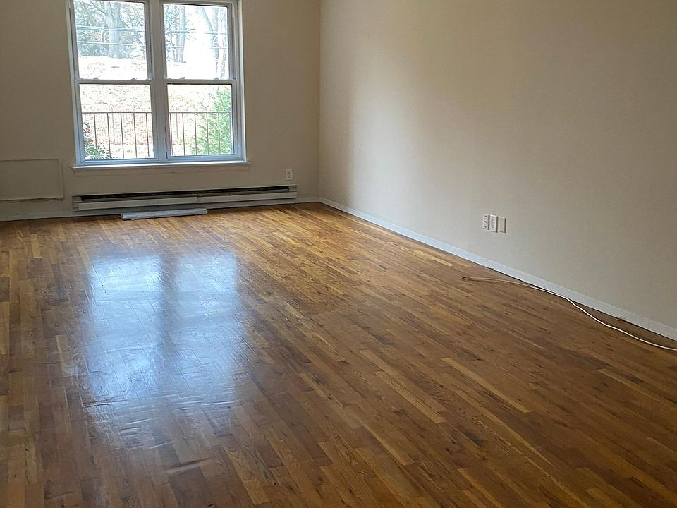 2nd image of 3374 Amboy Rd
