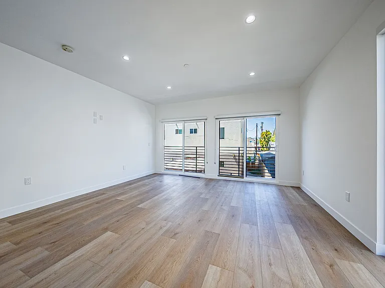 11311 Collins St — Photo 56