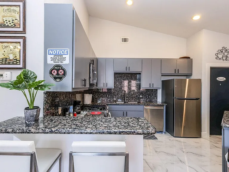 9715 Riddlewood Ln — Photo 16