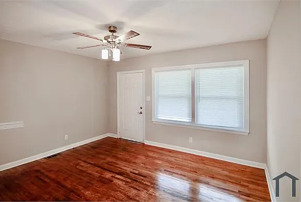 4217 Searcy St — Photo 11
