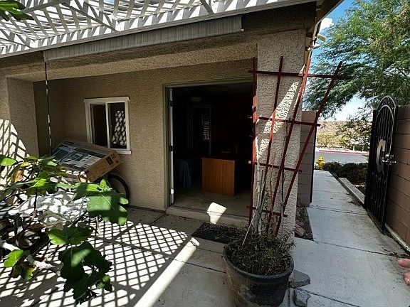 3rd image of 4535 Cape Elizabeth St