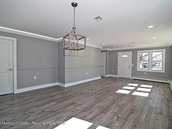 3rd image of 172 Torrey Pines Dr