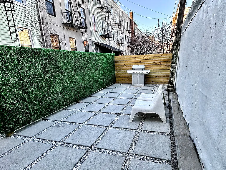 680 Hart St #2 — Photo 13