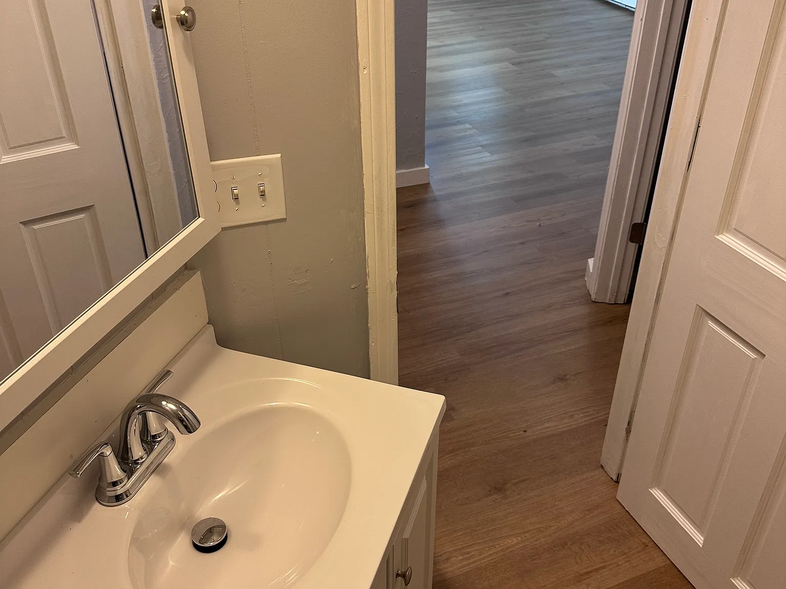 Studio, 400 sqft, $1,650 — Photo 3