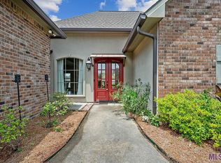 8854 Foxgate Dr, Baton Rouge, LA 70809