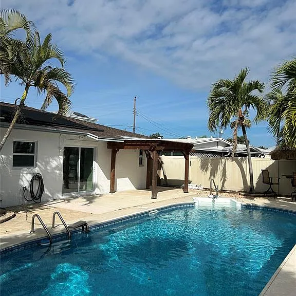 717 Sunset Cv — Photo 3