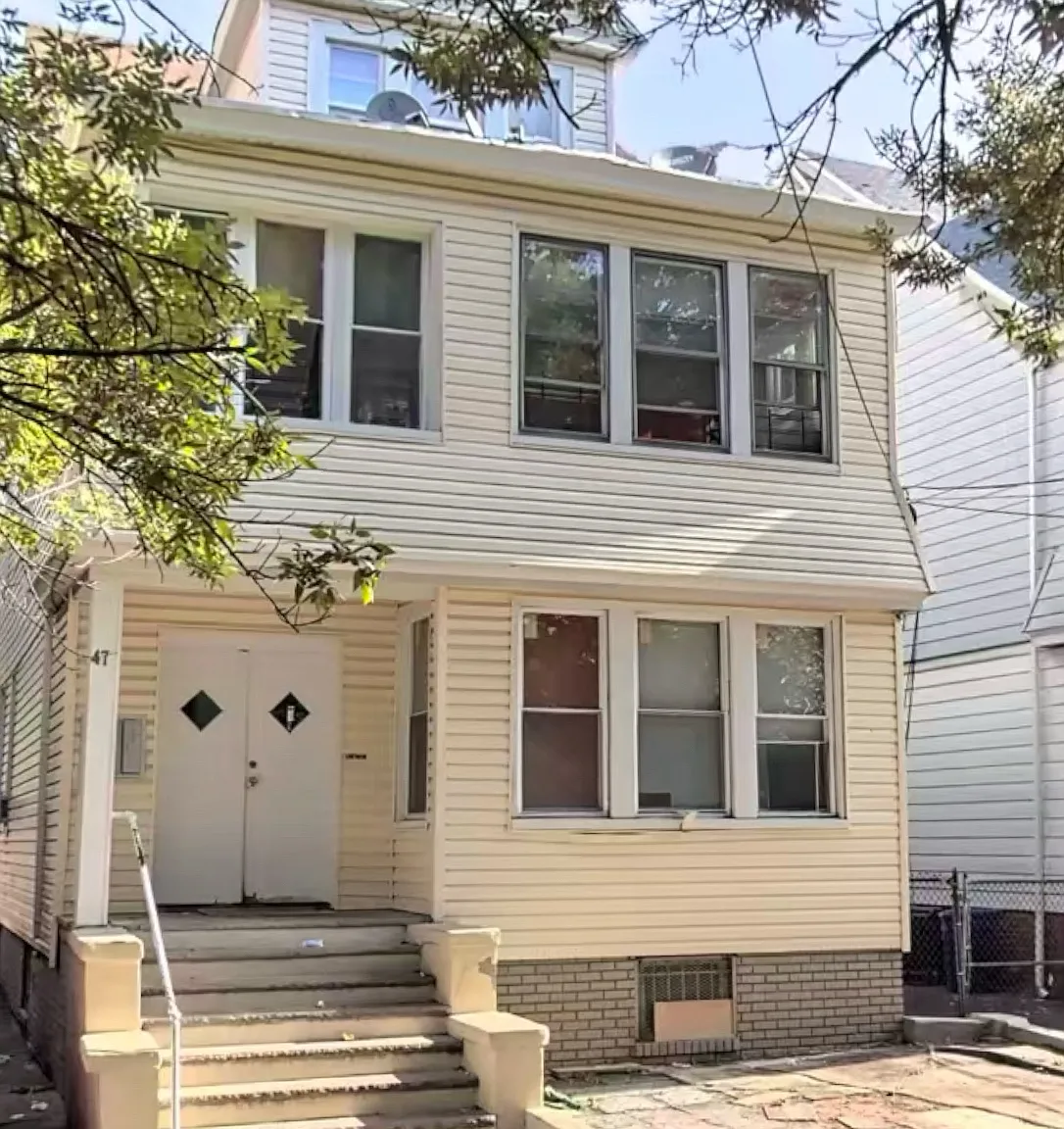 3 bed, $2,175 — Photo 1
