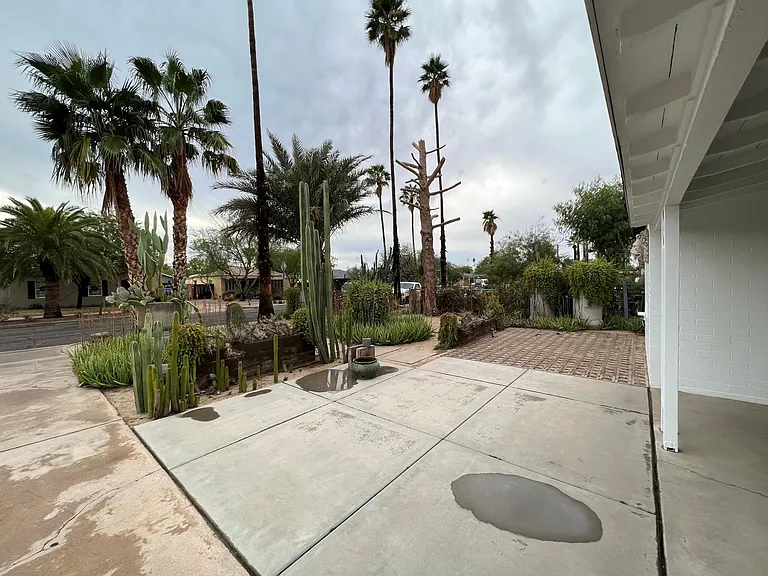 1414 E Palm Ln — Photo 46