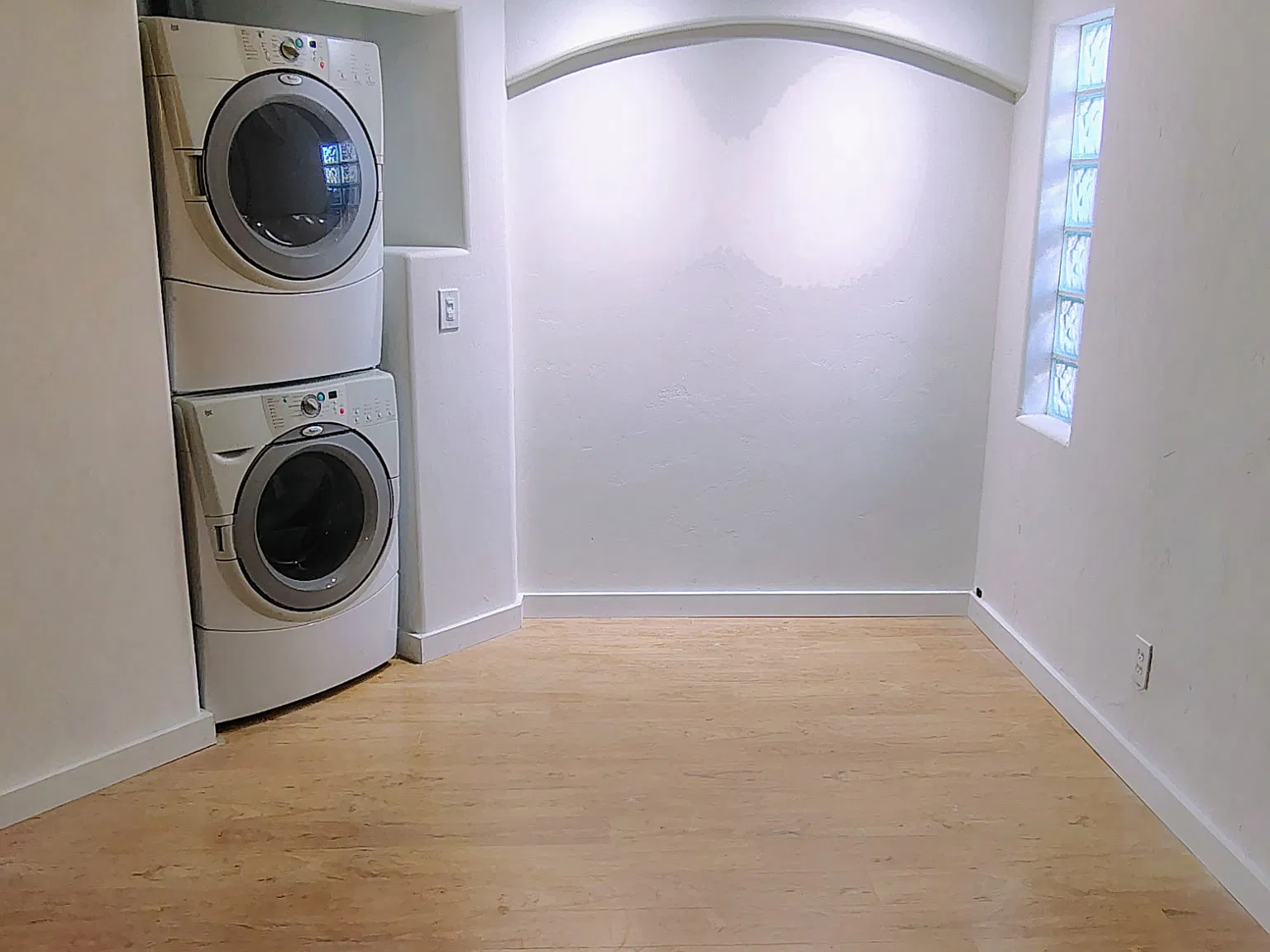 1 bed, 400 sqft, $1,000 — Photo 4