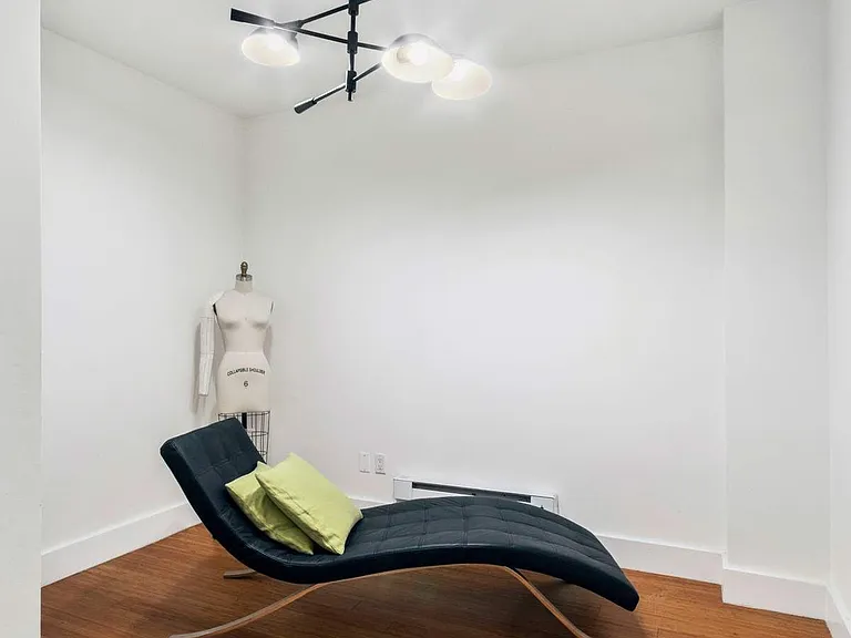 305 W 16th St #3D — Photo 6