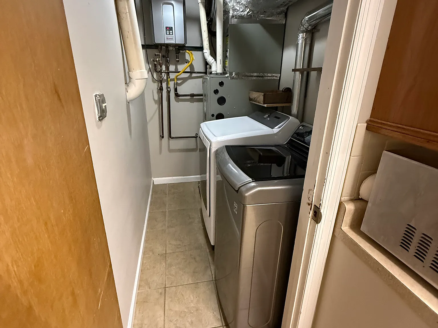 5 bed, 3000 sqft, $2,800 — Photo 3