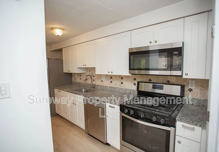 142 Kenwood Dr — Photo 9