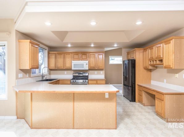 1963 E Summerplace Ct, Meridian, ID 83646