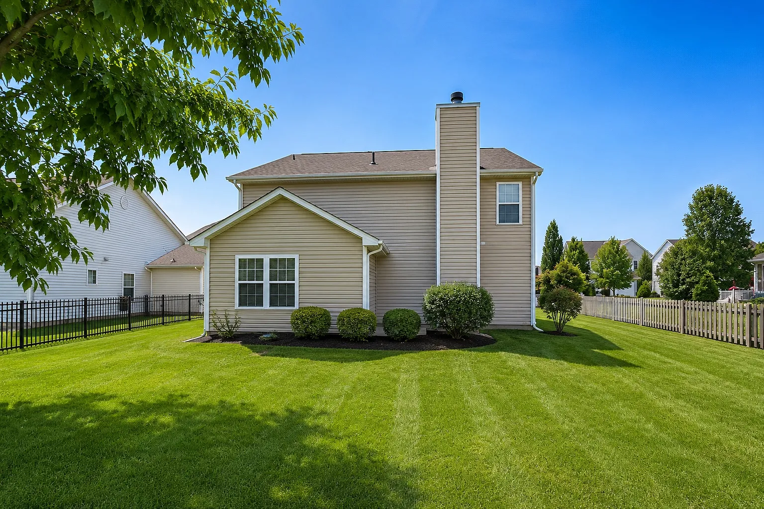4 bed, 2.5 bath, 2920 sqft, $2,750 — Photo 3