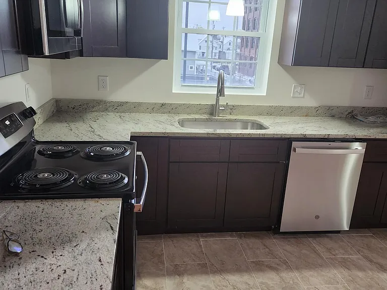 26 Cromwell St #1 — Photo 20