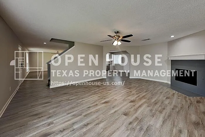 1812 Solitude Ct — Photo 3
