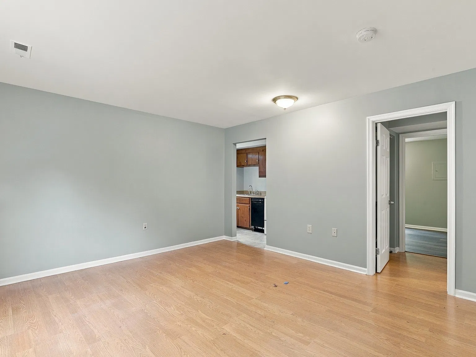 6661 Cedar Lake Dr — Photo 2