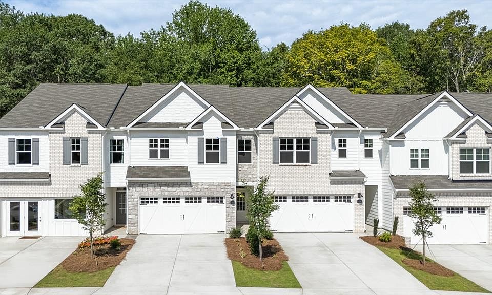 1st image of 3085 Yellowhammer Dr #4