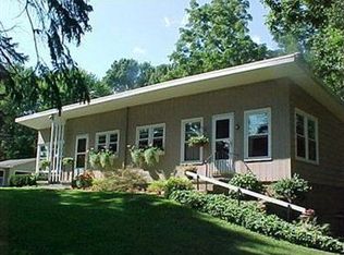 2691 Hunter Ln, Barberton, OH 44203