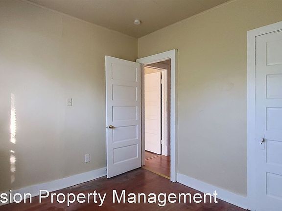 5th image of 706 McDonough St APT 1
