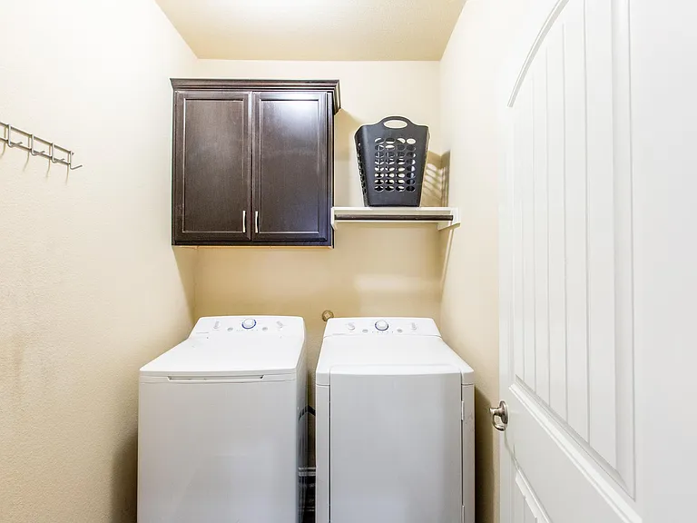 1324 Red River Dr — Photo 15
