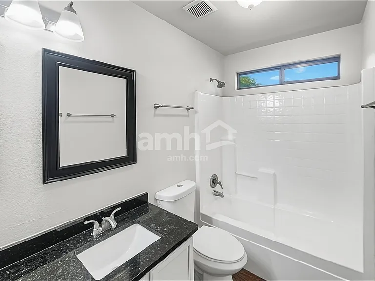 955 S Del Rancho — Photo 17