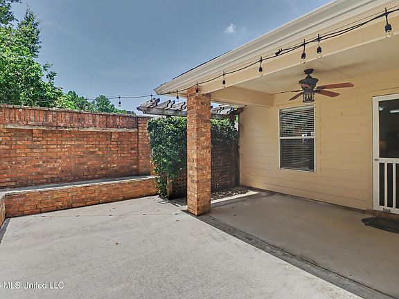 3rd image of 10353 English Manor Dr