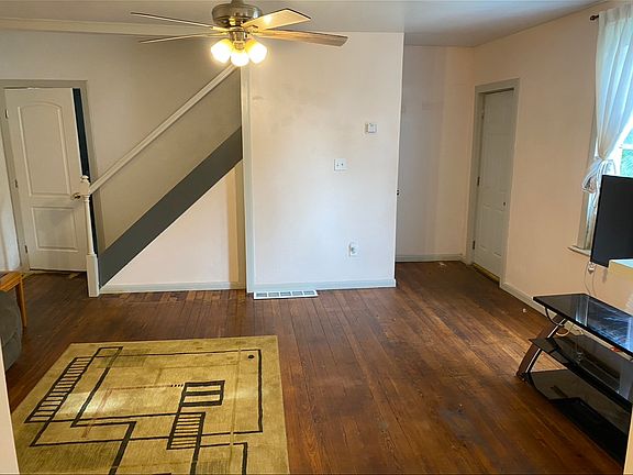 3rd image of 711 4th St