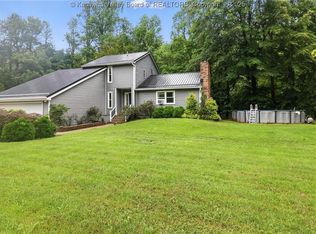 8978 Hurricane Creek Rd, Winfield, WV 25213