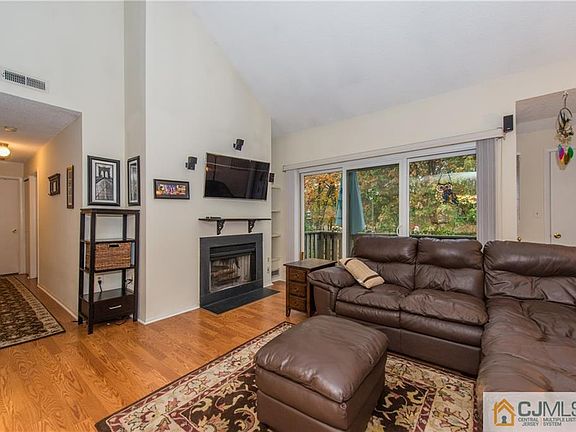 4th image of 1304 Aspen Dr #1304